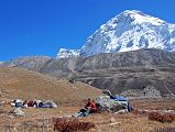 
We continued trekking down the Hongu Valley for another 35 minutes and stopped for lunch in a grassy area with Chamlang to the east. The first ascent of Chamlang (7321m) was made on May 31, 1962 by So Anma, Pasang Phutar Sherpa on a Japanese expedition. 
